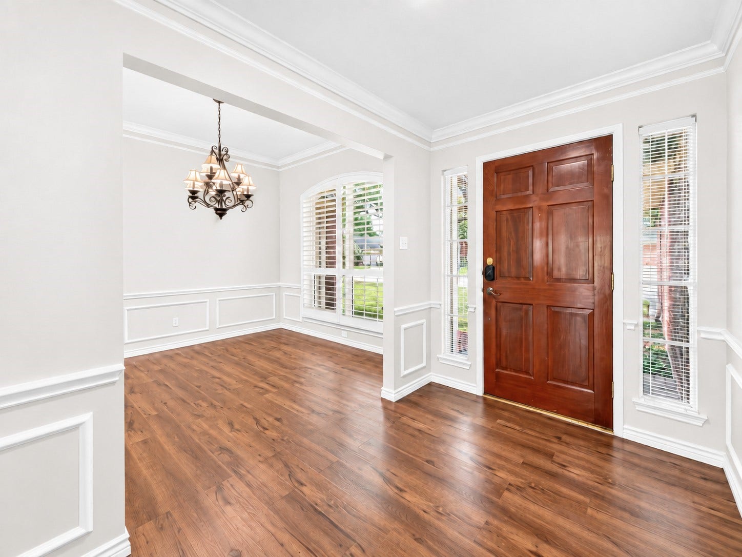 1518 Watts Avenue, Katy, TX 77493 The view from the living area towards the front door.
