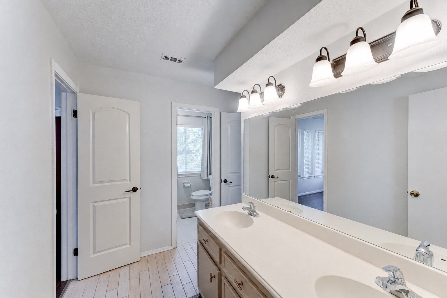 Upstairs bathroom