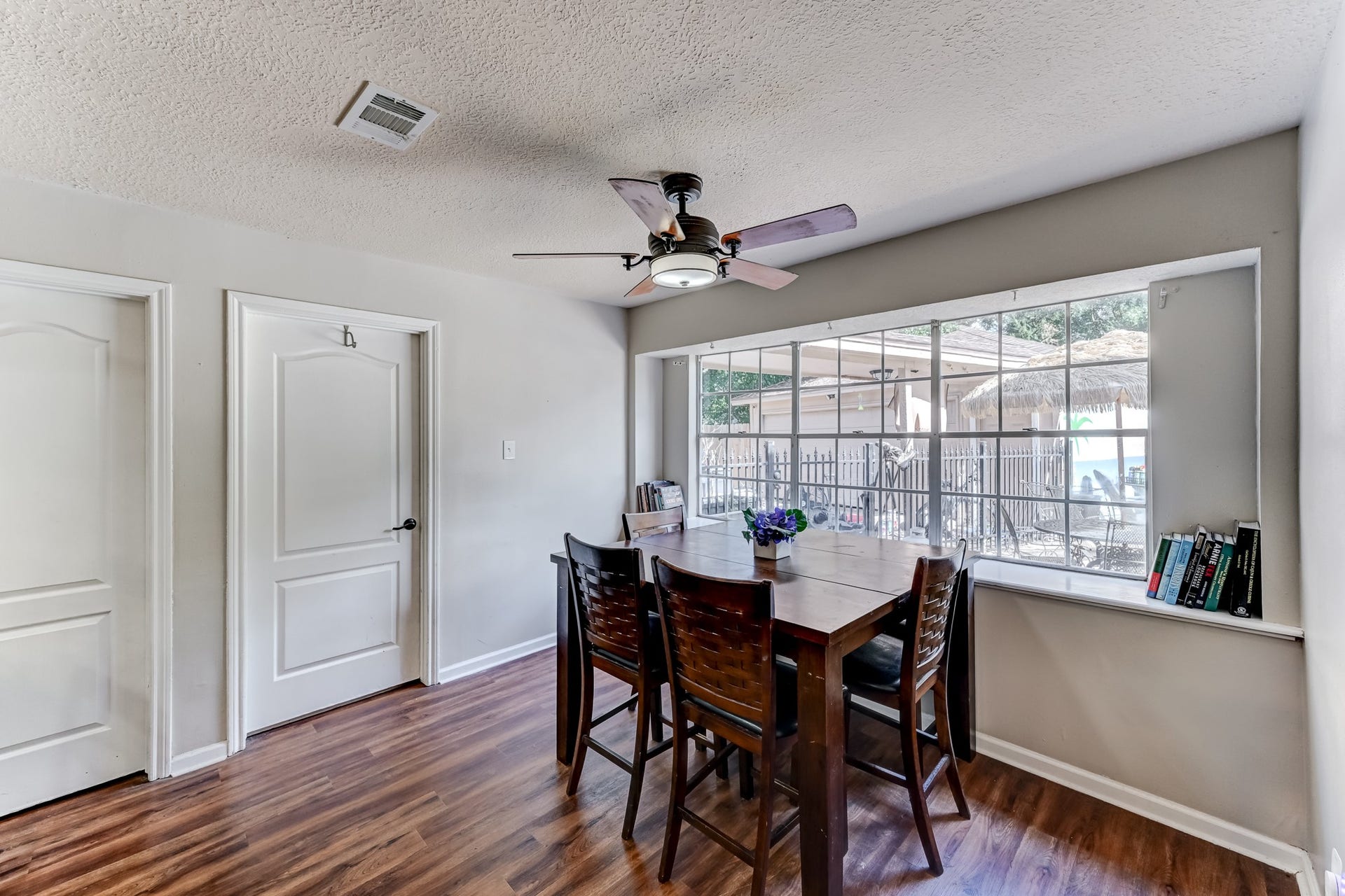 Breakfast room