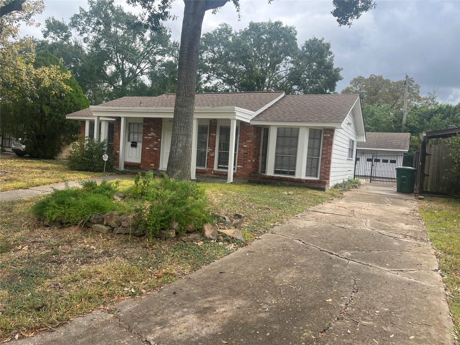 Property photo for 6813 Rowan Lane, Houston, TX