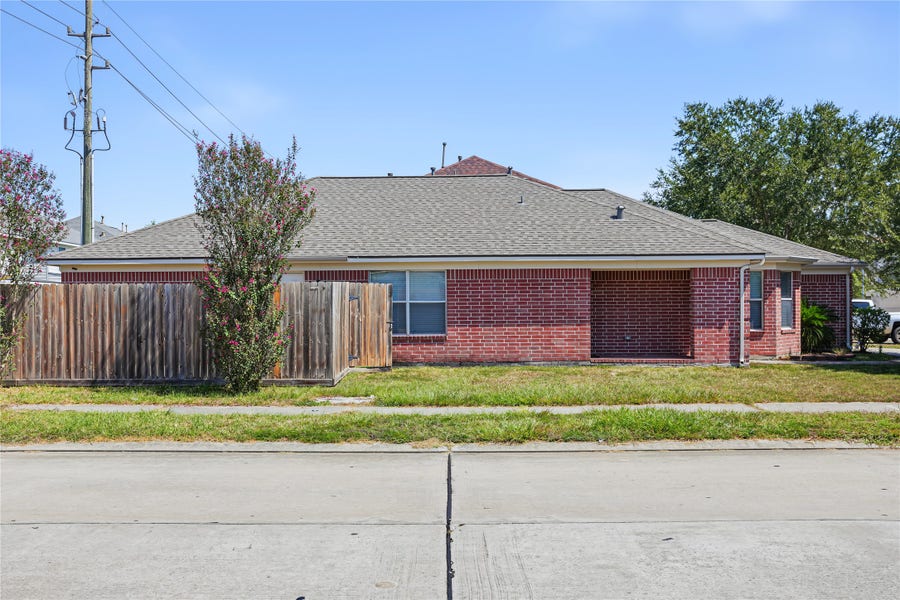 Property photo for 7303 Foxvista Lane, Humble, TX