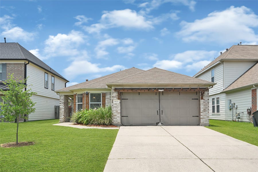 Property photo for 9825 Hyacinth Way, Conroe, TX