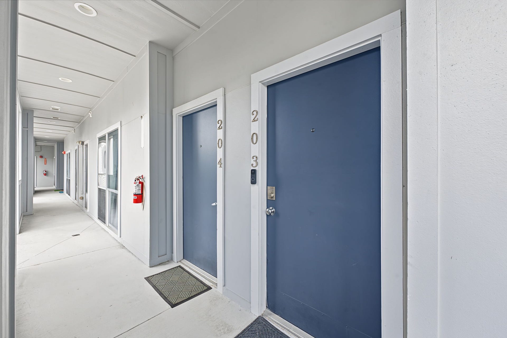 Discover the charm of this intimate, boutique-style condominium community featuring just 14 residences! With its striking contemporary architecture, low-rise design, and gated covered resident parking, Columbus Flats offers a more private, relaxed residential atmosphere while placing you in the heart of Houston's vibrant urban scene!