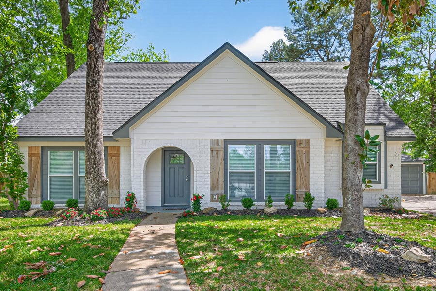 Property photo for 2127 Whispering Trails Circle, Kingwood, TX