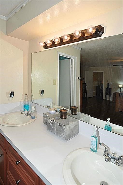 5421 Thistle Drive, Dickinson, TX 77539 5421 Thistle Drive, Dickinson, TX 77539
