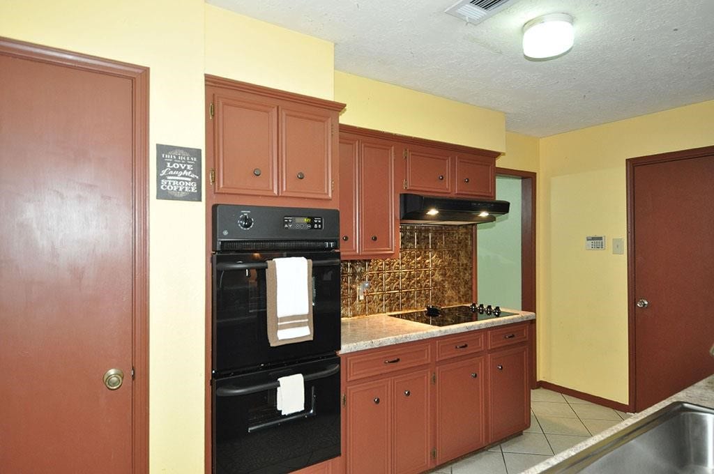 5421 Thistle Drive, Dickinson, TX 77539 5421 Thistle Drive, Dickinson, TX 77539
