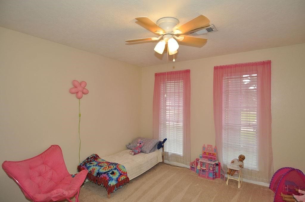 5421 Thistle Drive, Dickinson, TX 77539 5421 Thistle Drive, Dickinson, TX 77539