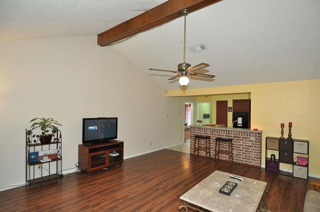 5421 Thistle Drive, Dickinson, TX 77539 5421 Thistle Drive, Dickinson, TX 77539