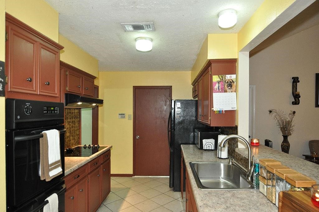 5421 Thistle Drive, Dickinson, TX 77539 5421 Thistle Drive, Dickinson, TX 77539