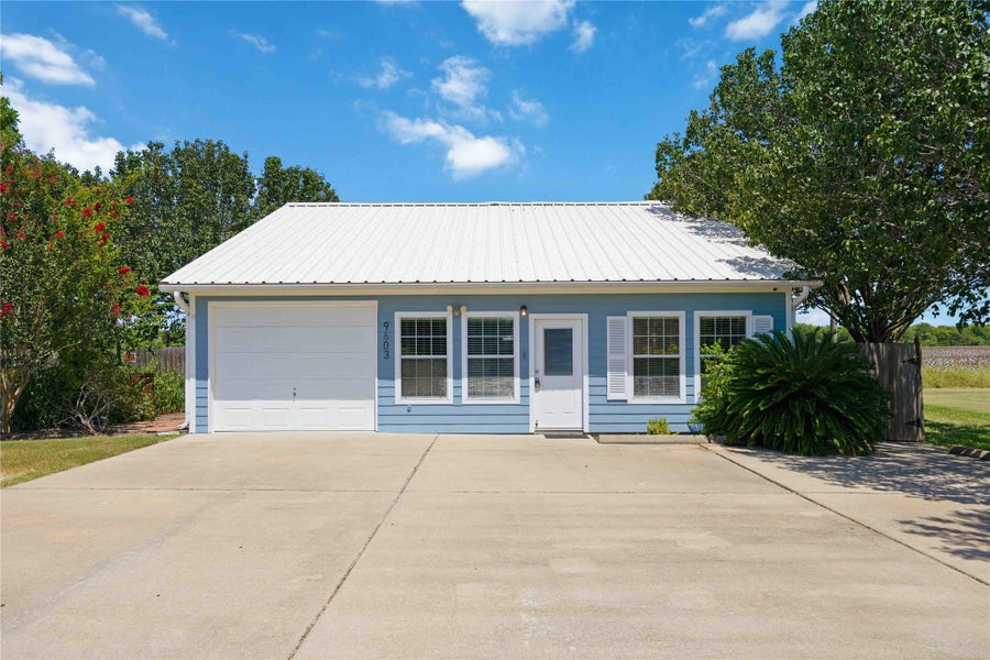 Property photo for 9603 Surrey Lane, Richmond, TX