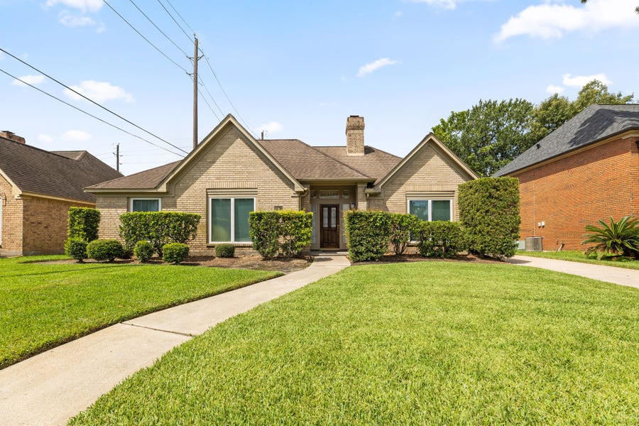 Property photo for 19611 Atasca Oaks Drive, Humble, TX