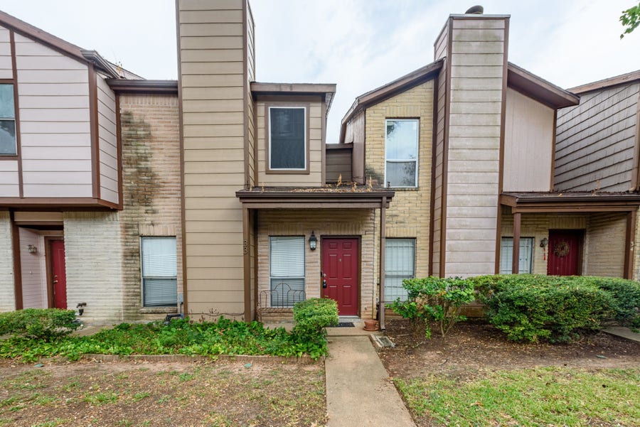 Property photo for 12400 Brookglade Circle, #33, Houston, TX