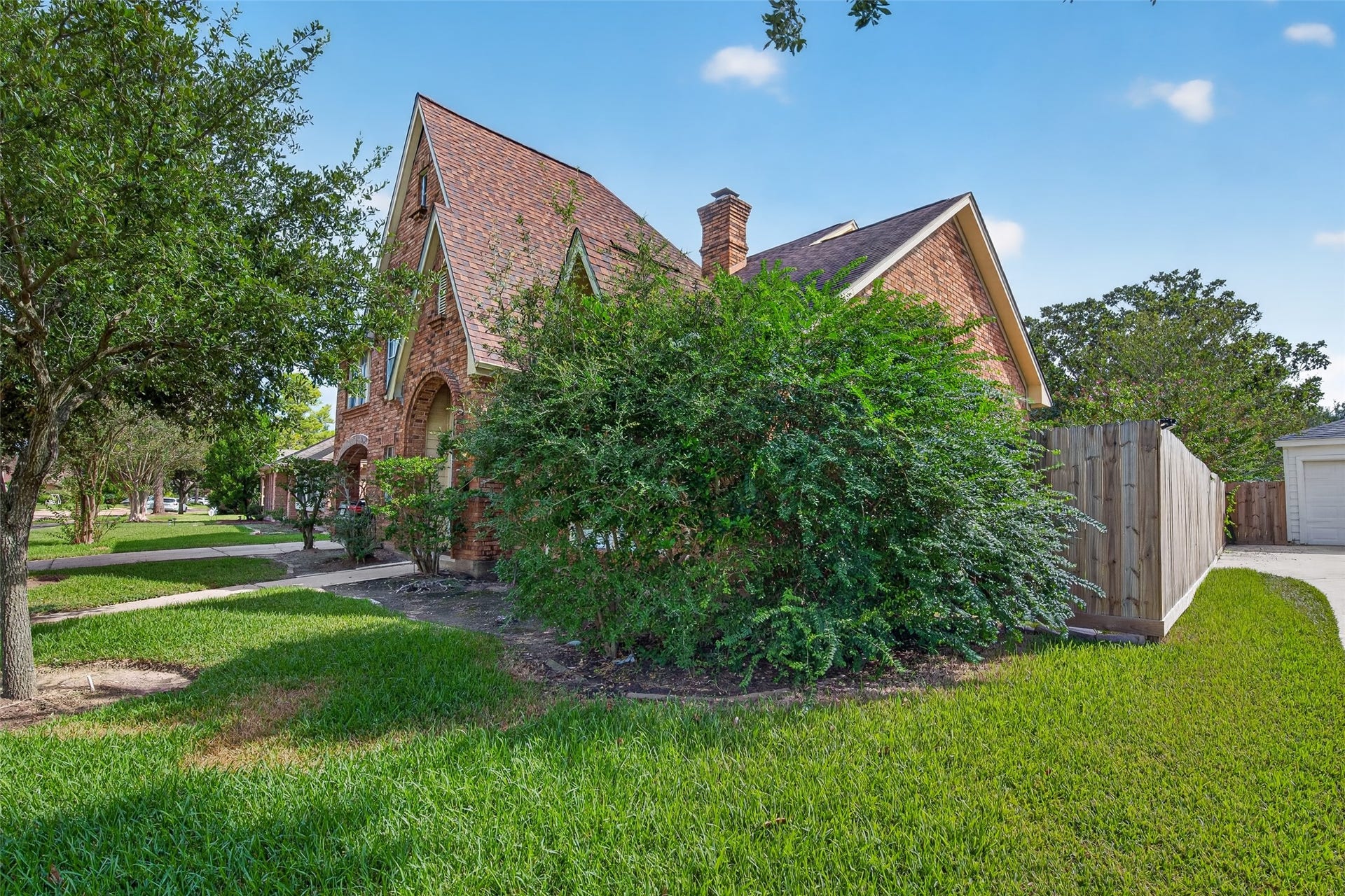 14811 Charlmont Drive, Houston, TX 77083 14811 Charlmont Drive, Houston, TX 77083