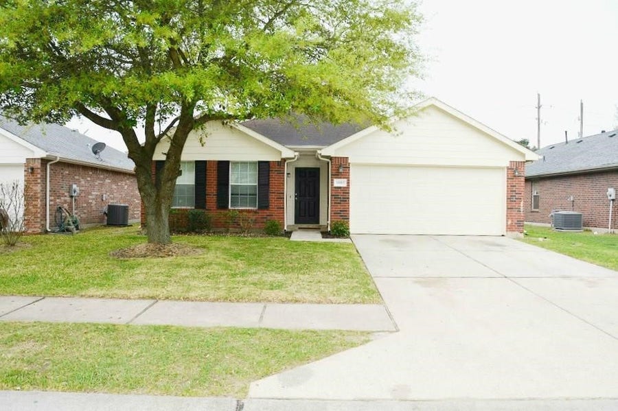 Property photo for 10011 NW Park Place Drive, Houston, TX