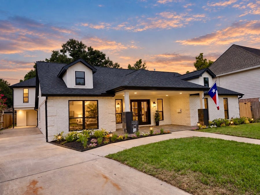 Property photo for 1031 Richelieu Lane, Houston, TX