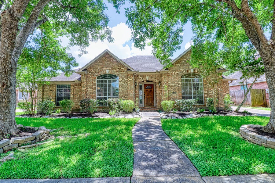 Property photo for 2123 Meadow Park Circle, Missouri City, TX