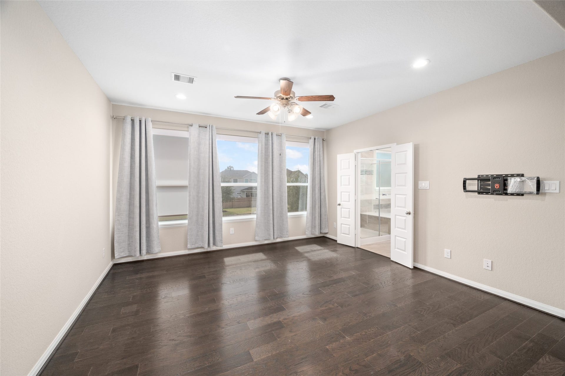 10013 Steeple Farms Drive, Houston, TX 77080 10013 Steeple Farms Drive, Houston, TX 77080
