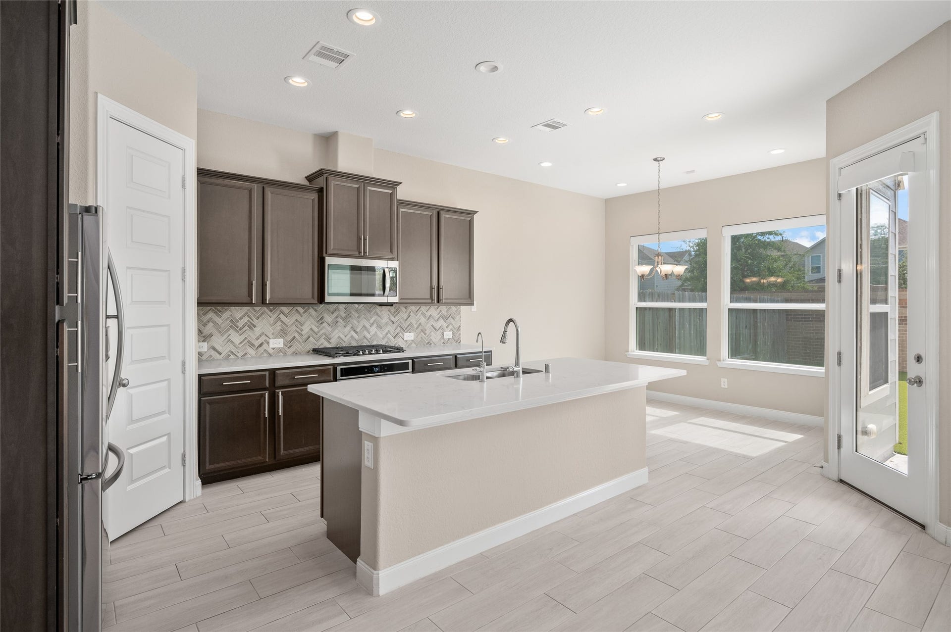 10013 Steeple Farms Drive, Houston, TX 77080 10013 Steeple Farms Drive, Houston, TX 77080