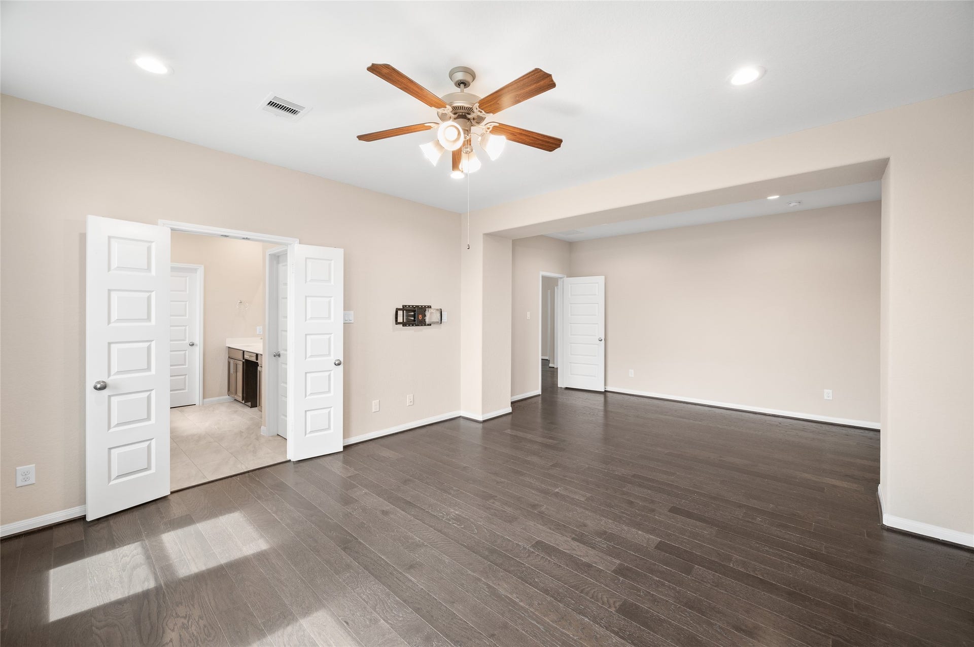 10013 Steeple Farms Drive, Houston, TX 77080 10013 Steeple Farms Drive, Houston, TX 77080