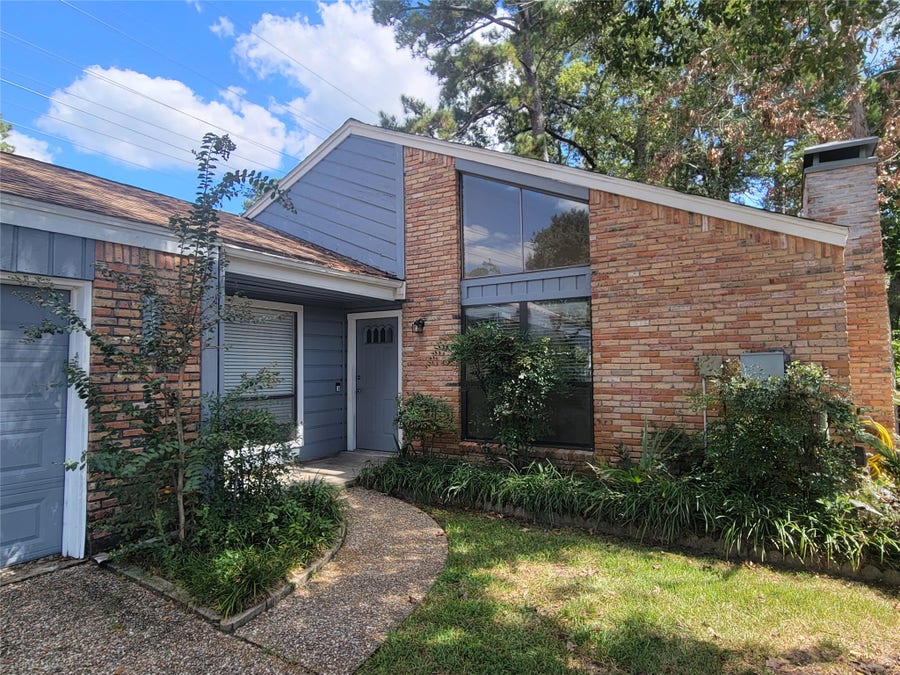 Property photo for 716 Player Court, Conroe, TX