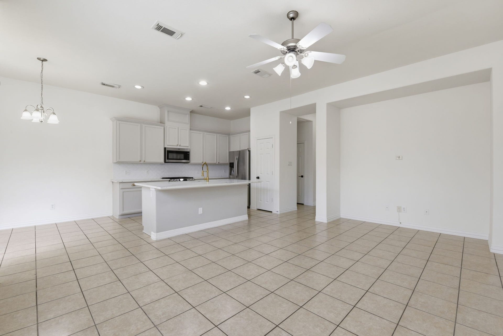 16023 Powder Springs Lane, Houston, TX 77070 You will be the host with the most in this new home! That counter level island welcomes you right into the updated kitchen!