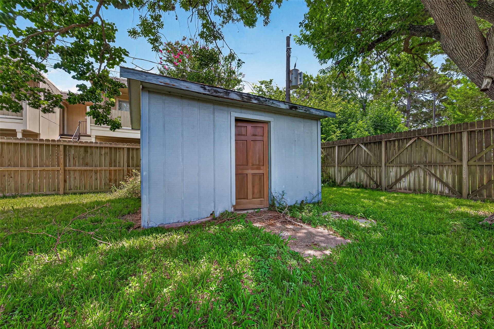 2013 Long Dr, Richmond, TX 77469