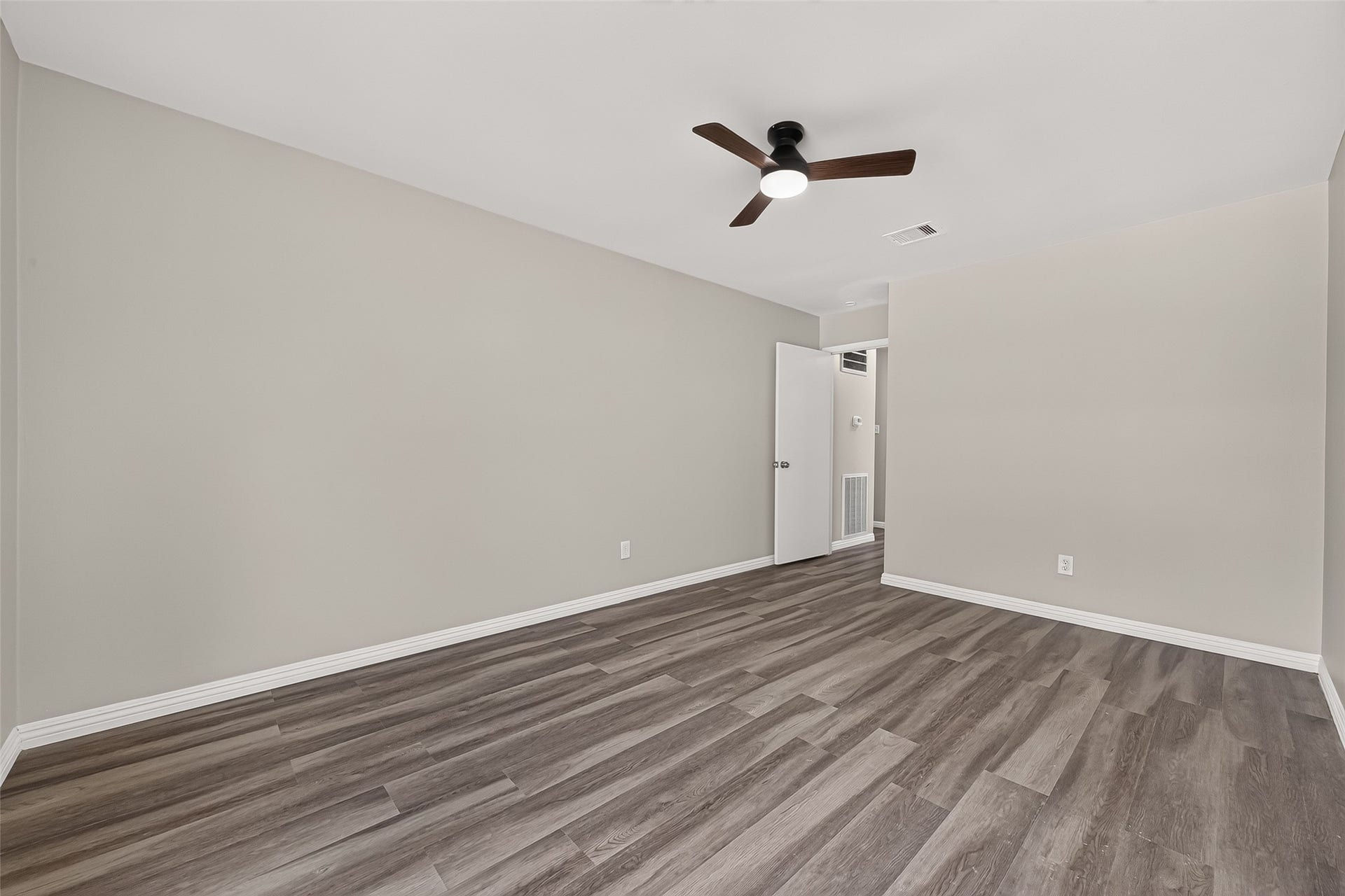 2013 Long Dr, Richmond, TX 77469