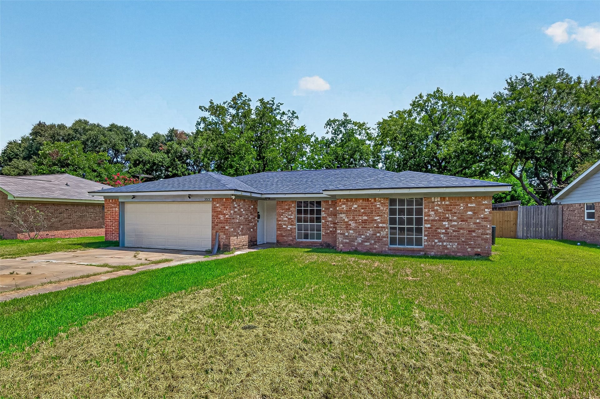 2013 Long Dr, Richmond, TX 77469