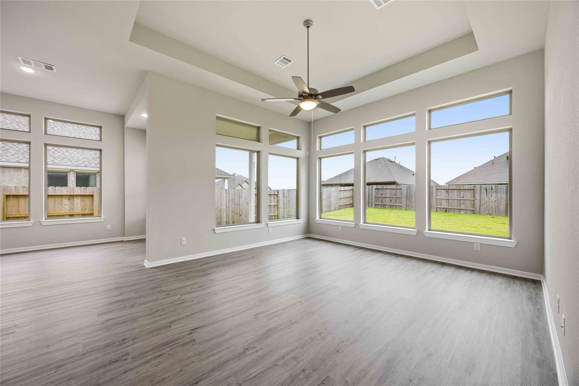 2717 Mackinac Bay Drive, La Marque, TX 77568 2717 Mackinac Bay Drive, La Marque, TX 77568