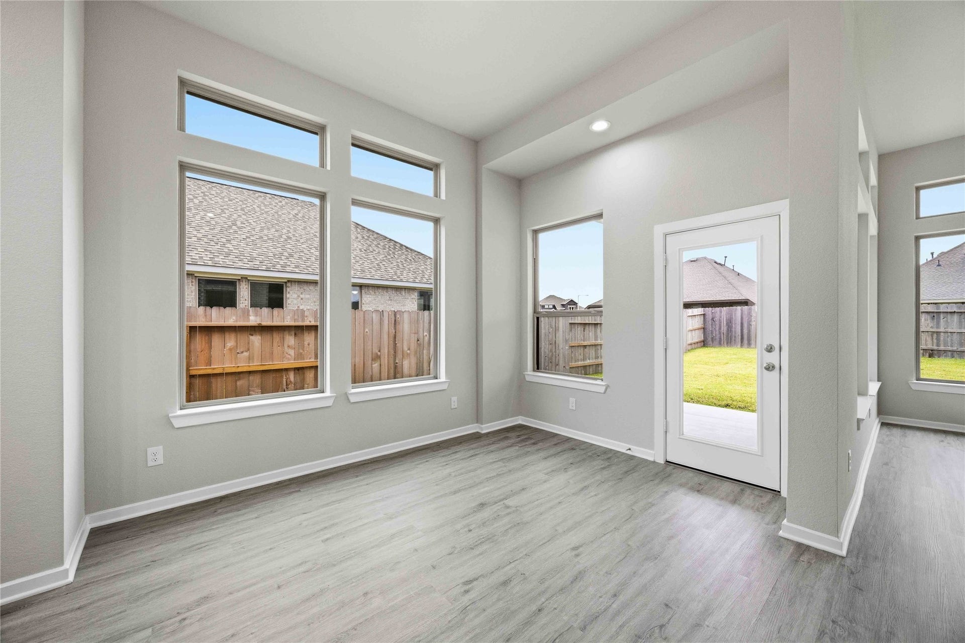 2717 Mackinac Bay Drive, La Marque, TX 77568 2717 Mackinac Bay Drive, La Marque, TX 77568