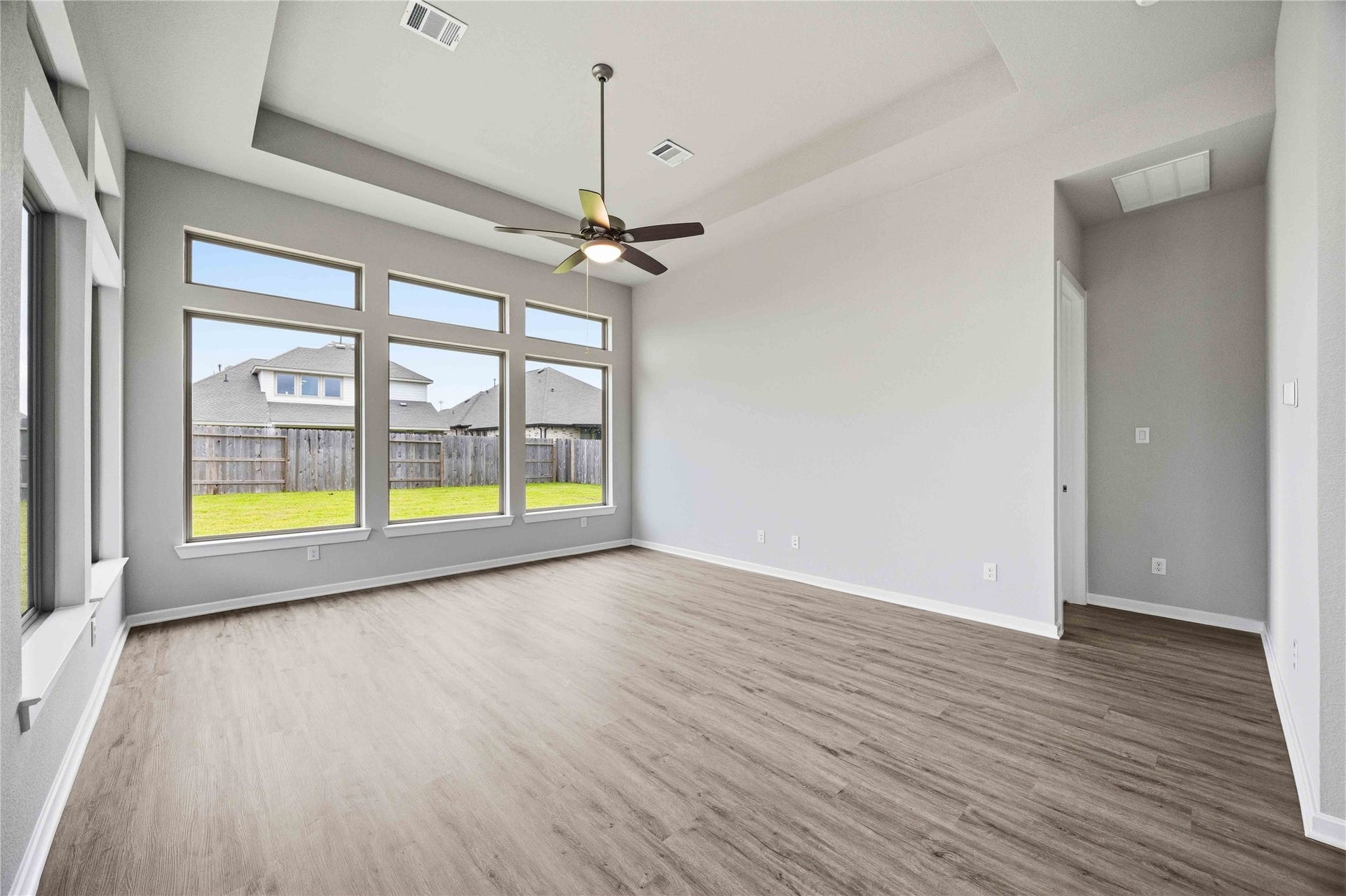 2717 Mackinac Bay Drive, La Marque, TX 77568 2717 Mackinac Bay Drive, La Marque, TX 77568