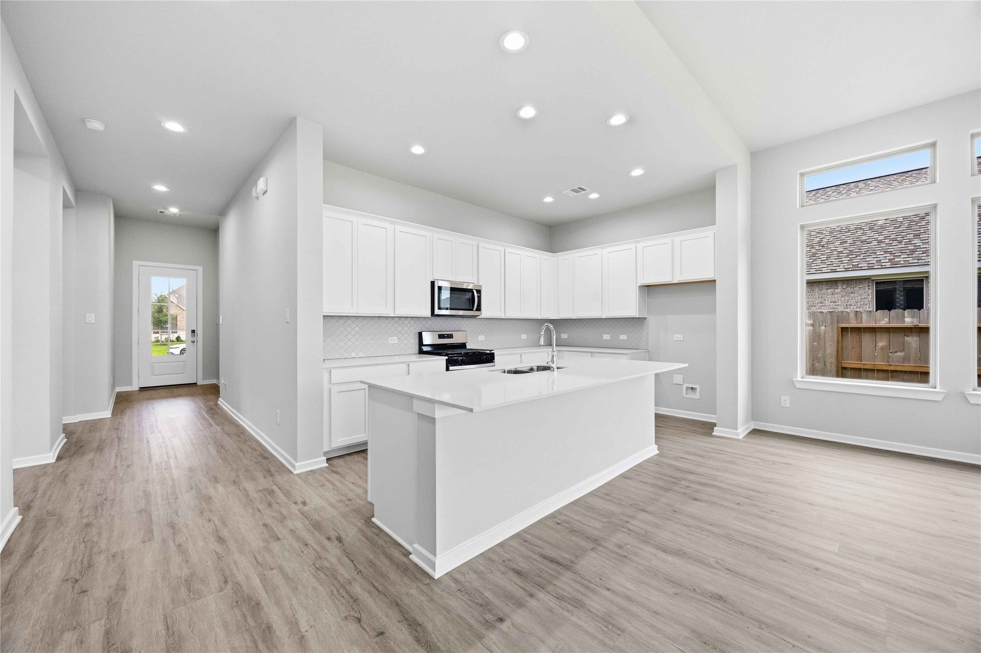 2717 Mackinac Bay Drive, La Marque, TX 77568 2717 Mackinac Bay Drive, La Marque, TX 77568
