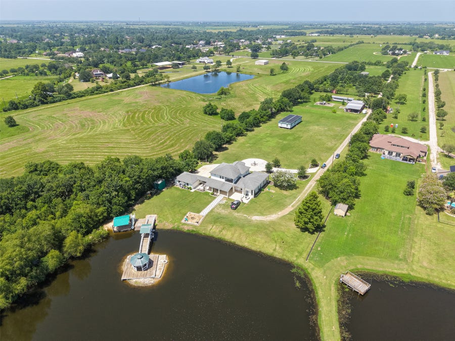 Property photo for 1024 Colibri Lake Lane, Waller, TX