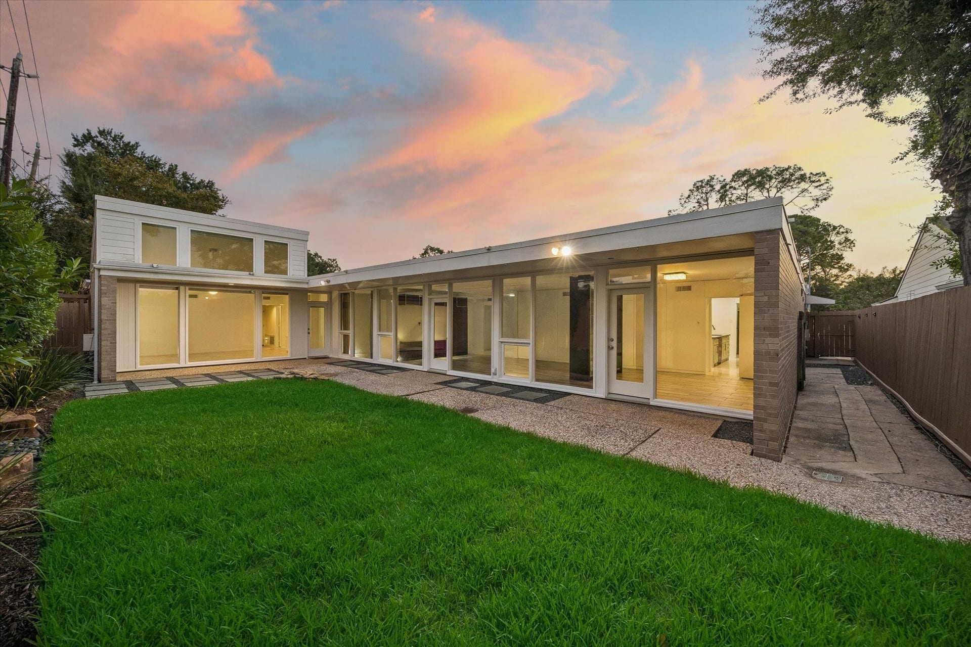 2003 Briarmead Drive, Houston, TX 77057