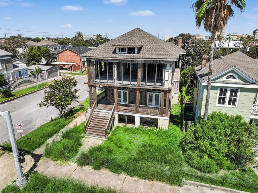 Property photo for 1128 Broadway Street, Galveston, TX