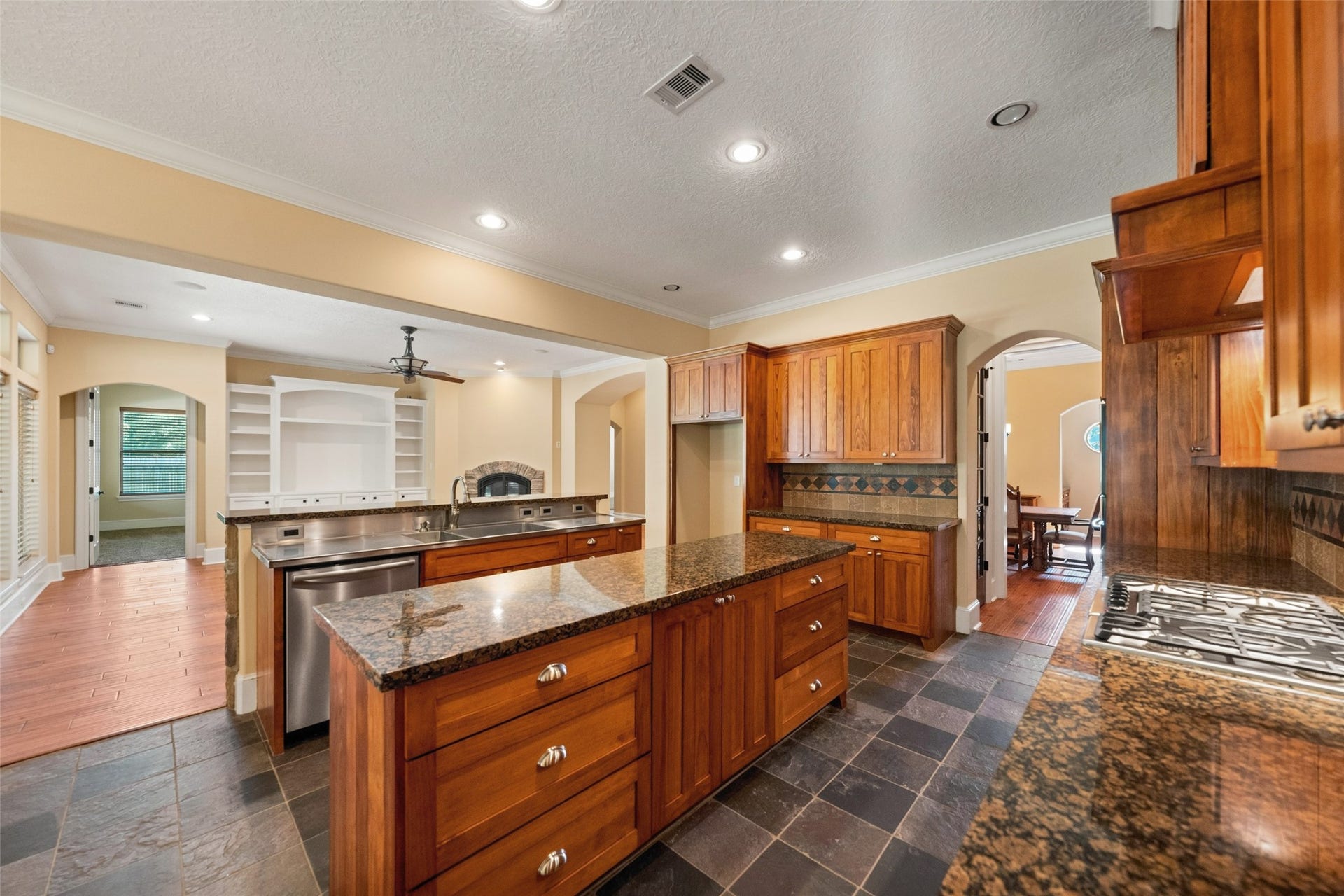 21710 Pino Lane, Crosby, TX 77532