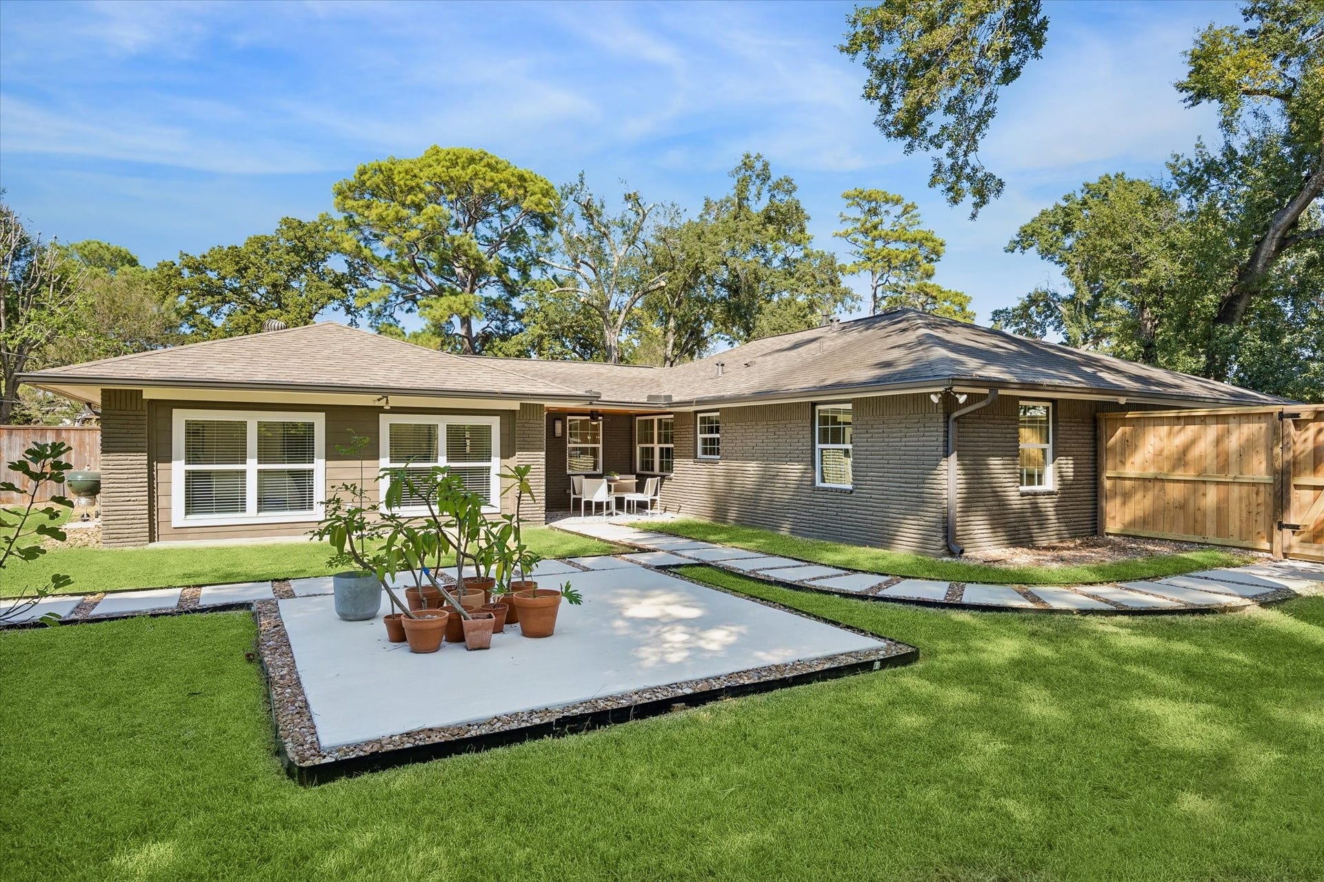 9317 Livernois Road, Houston, TX 77080 9317 Livernois Road, Houston, TX 77080