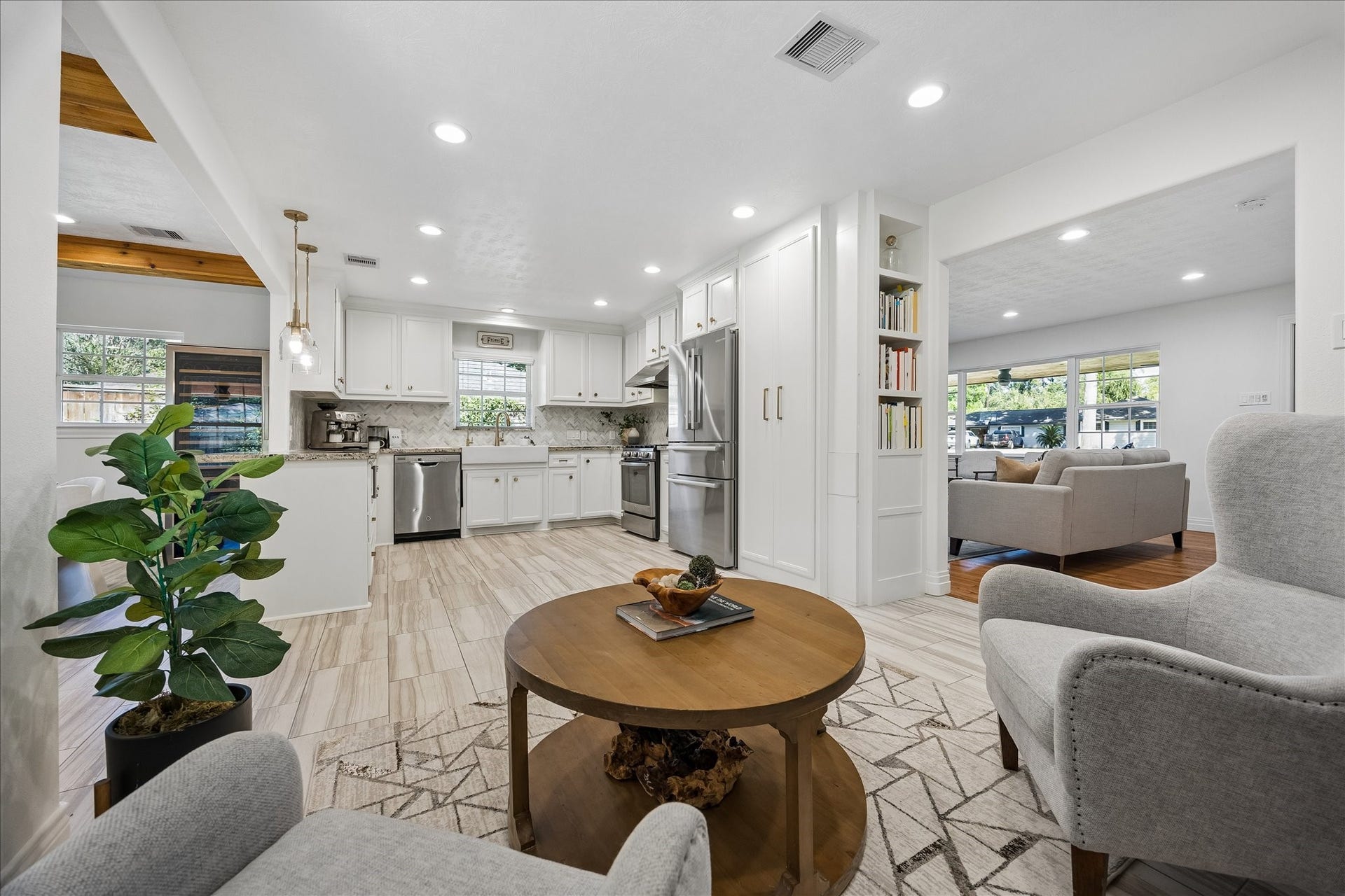 9317 Livernois Road, Houston, TX 77080 9317 Livernois Road, Houston, TX 77080