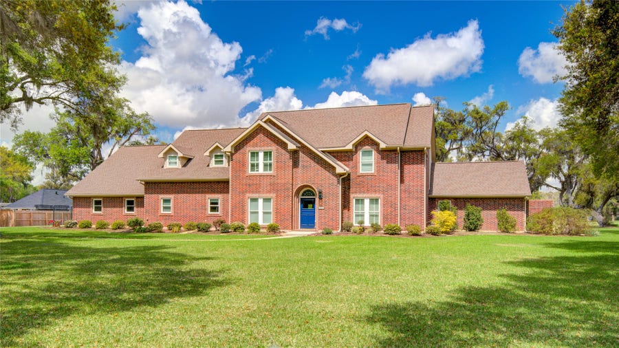 Property photo for 212 Teakwood Street, Lake Jackson, TX