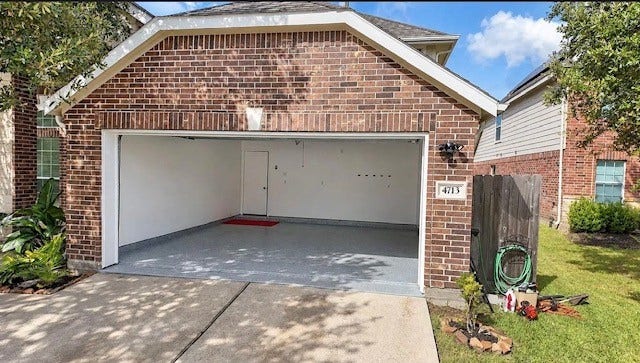 4713 HIGH CREEK CT, Alvin, TX 77511 4713 HIGH CREEK CT, Alvin, TX 77511
