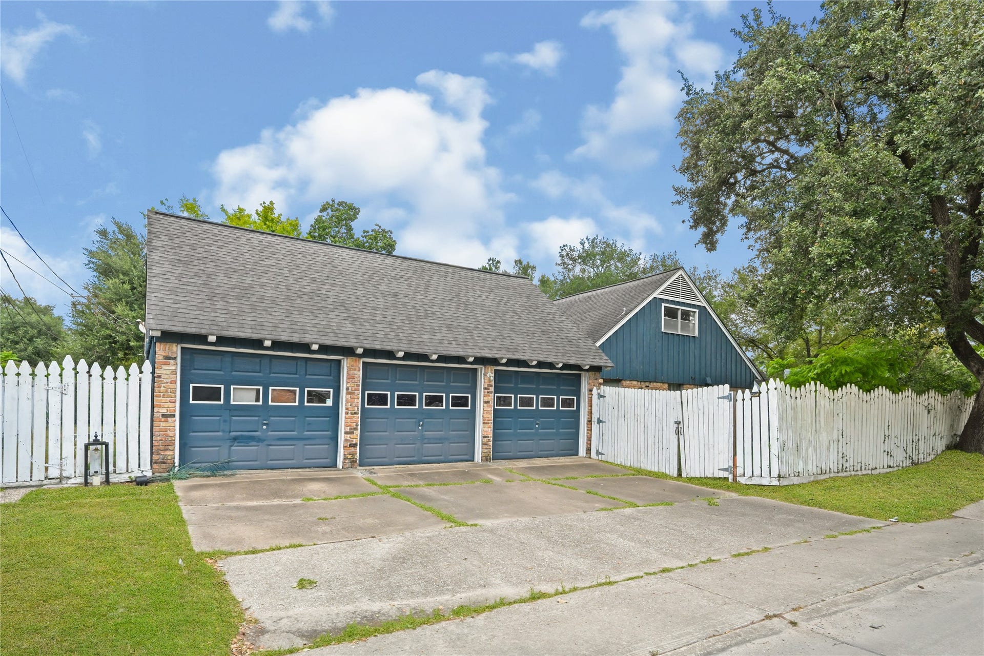 2310 Fenwood Drive, Pasadena, TX 77502 2310 Fenwood Drive, Pasadena, TX 77502