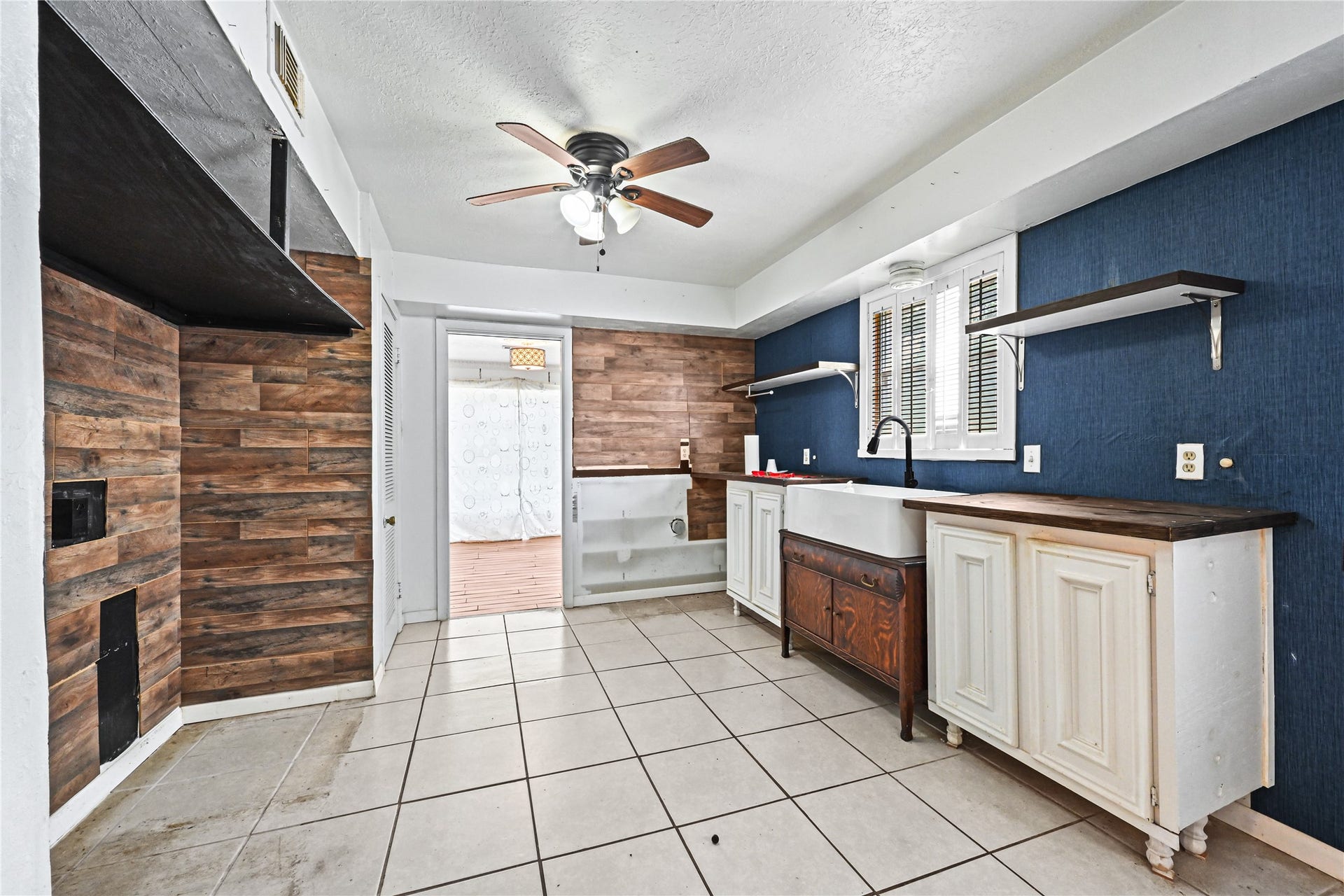2310 Fenwood Drive, Pasadena, TX 77502 2310 Fenwood Drive, Pasadena, TX 77502