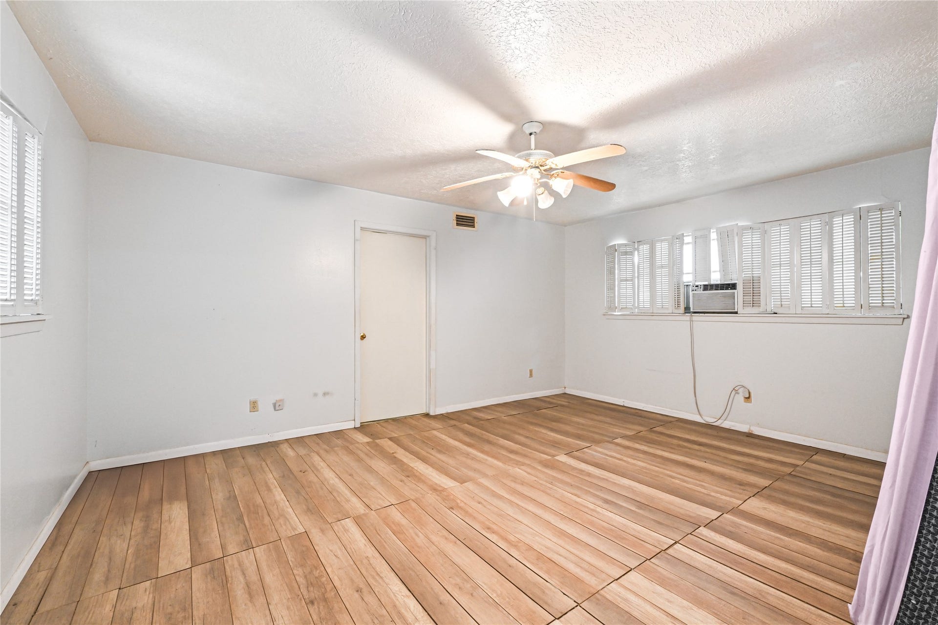 2310 Fenwood Drive, Pasadena, TX 77502 2310 Fenwood Drive, Pasadena, TX 77502