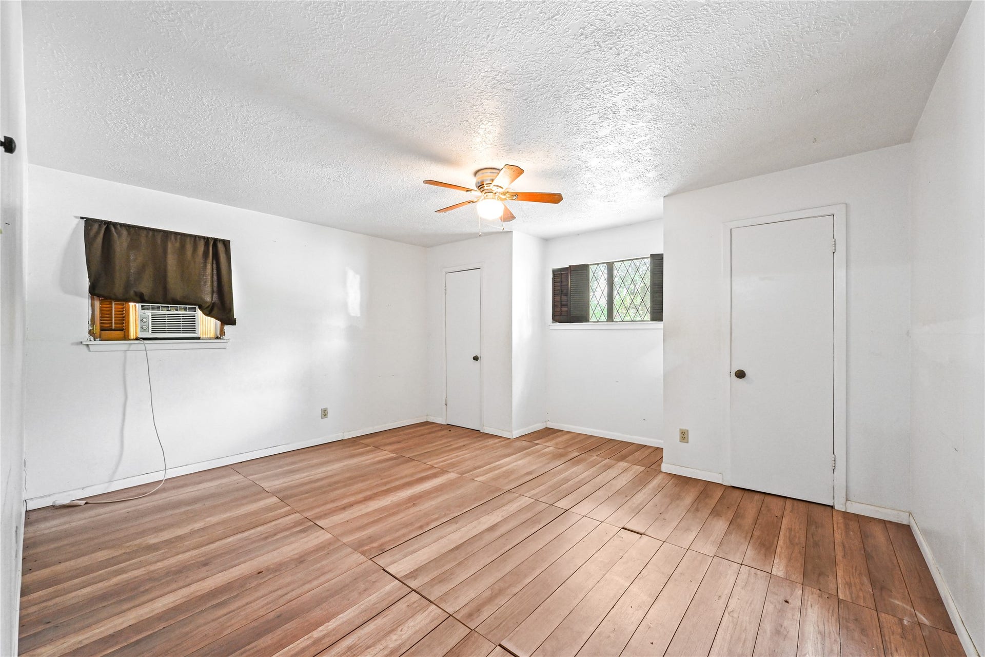 2310 Fenwood Drive, Pasadena, TX 77502 2310 Fenwood Drive, Pasadena, TX 77502