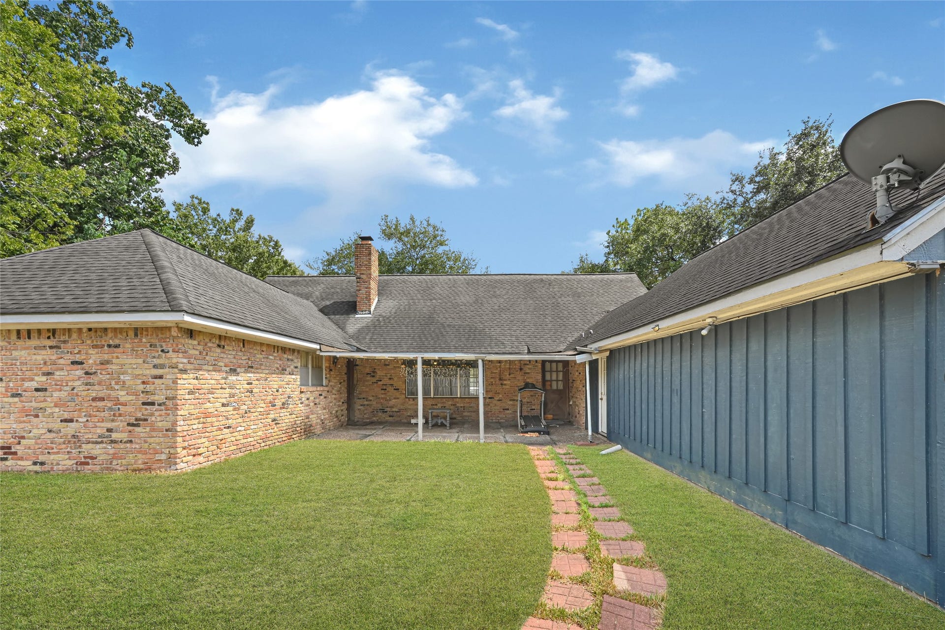 2310 Fenwood Drive, Pasadena, TX 77502 2310 Fenwood Drive, Pasadena, TX 77502