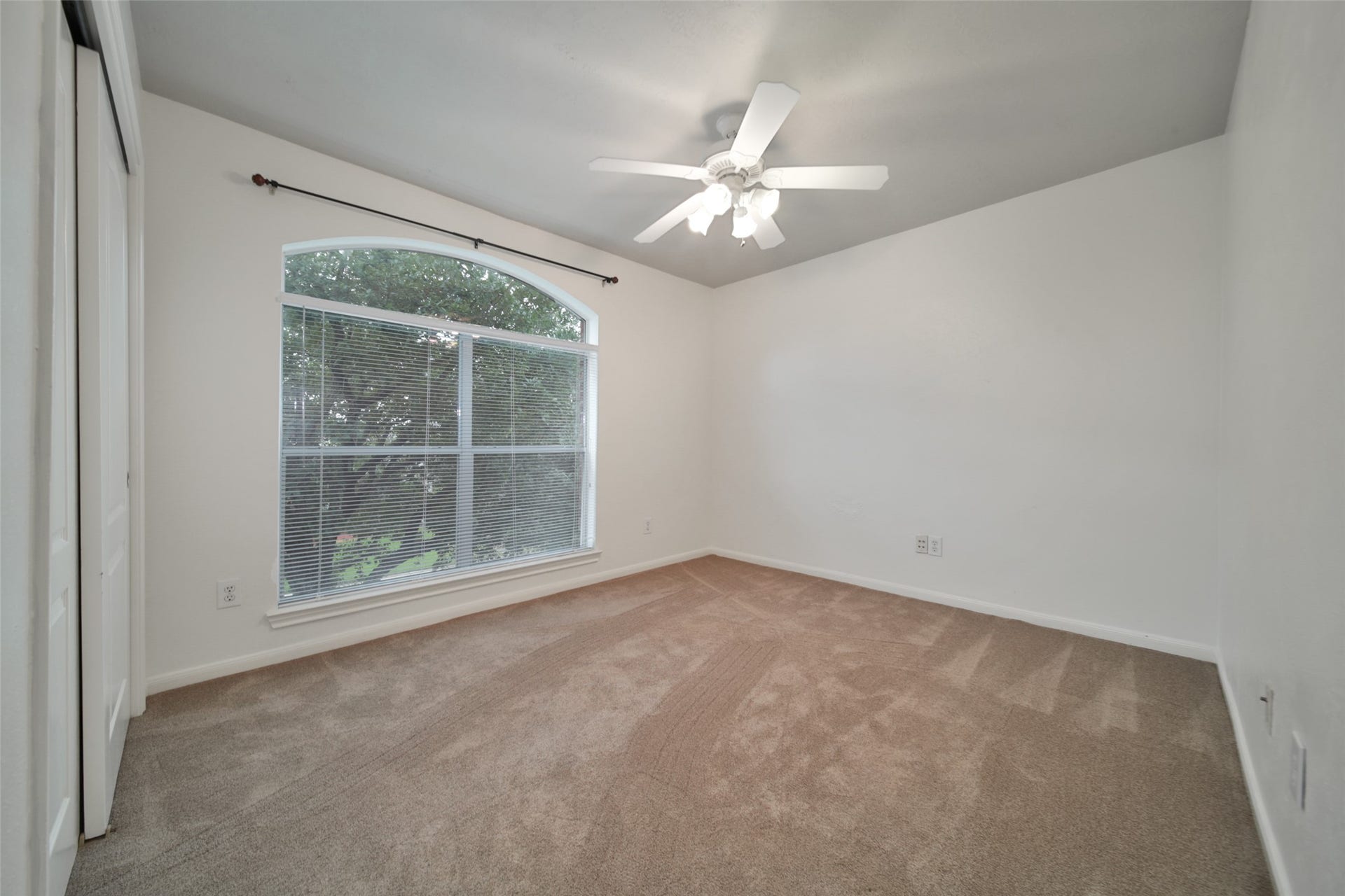Secondary Bedroom.