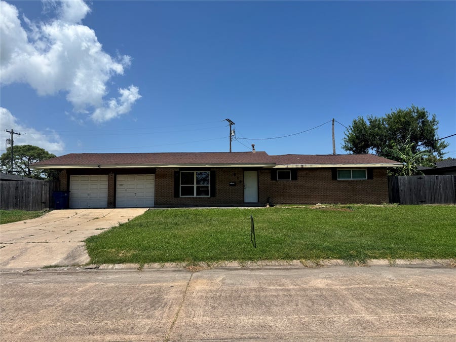 Property photo for 910 San Jacinto Avenue, Texas City, TX