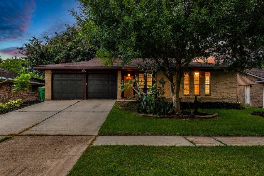Property photo for 1728 Dolphin Drive, Seabrook, TX