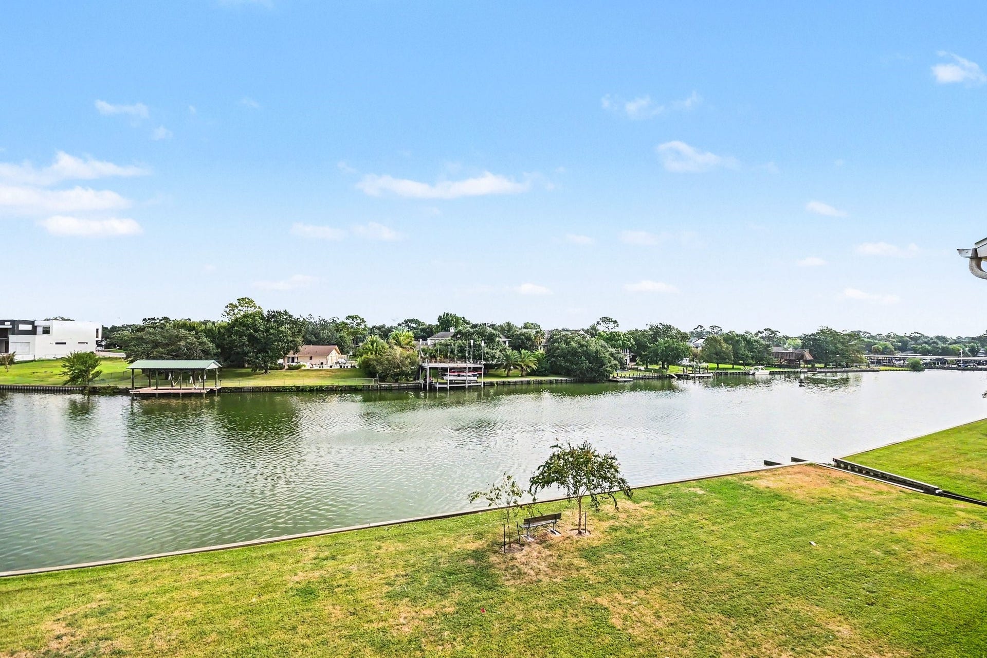 18511 Egret Bay Boulevard, #102, Webster, TX 77058 Wide waterfront view from the condo