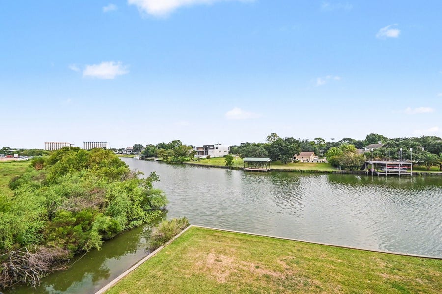 Property photo for 18511 Egret Bay Boulevard, #102, Webster, TX